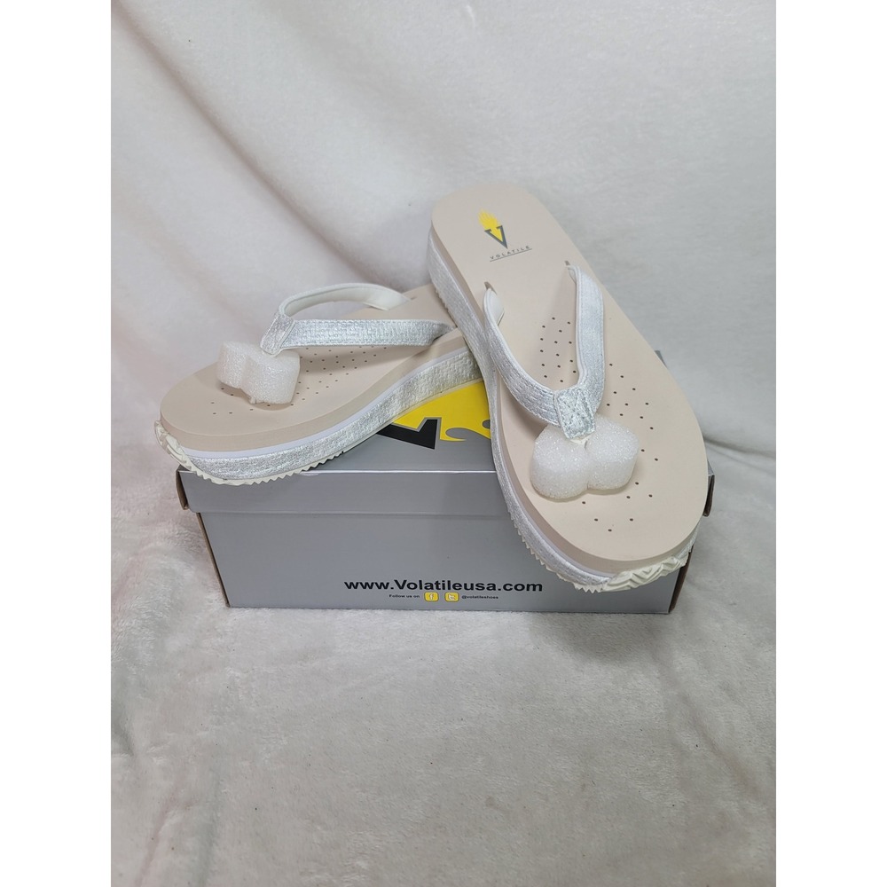 Volatile Untamed White Metallic Platform Flip Flops Sandals Beach Vaca Size 11